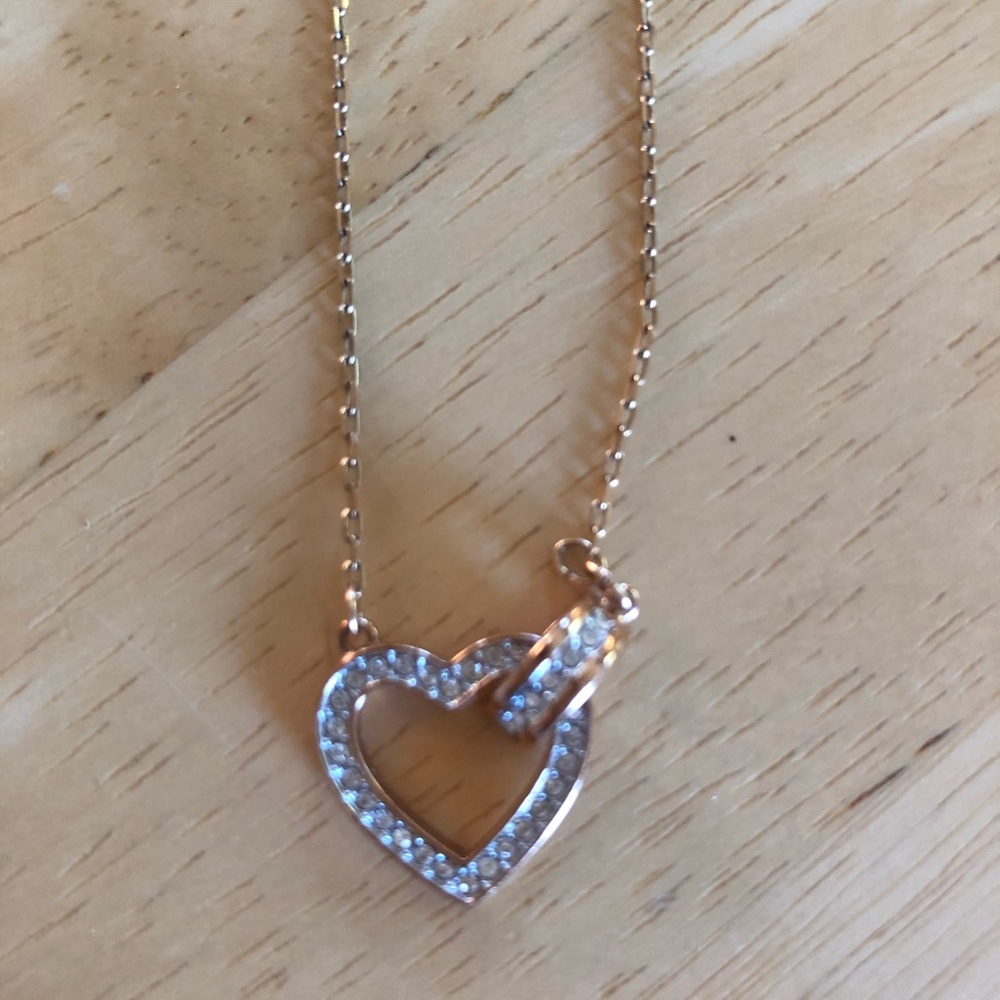 ✨Host Pick✨ Swarovski Rose Gold Necklace - Picture 3 of 4